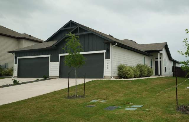 Stunning 3x2 Luxury Duplex in Buda, TX! Gallery 2