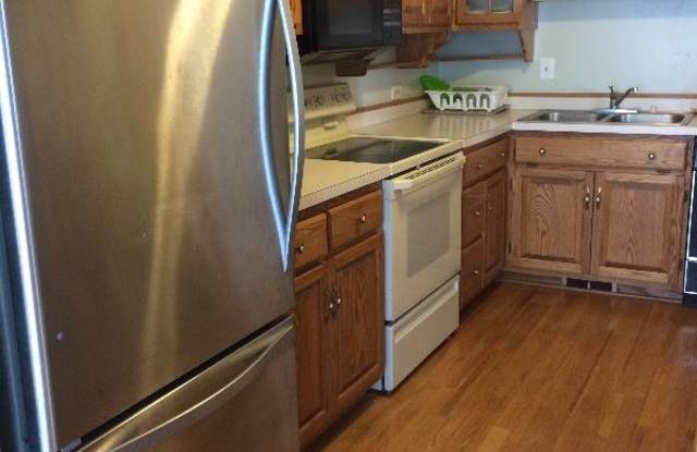 4908 Cara ct - 4908 Cara Court, Royal Oak, MI 48073