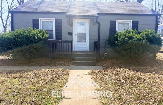 2 Bedroom Home with Fenced Yard photos photos