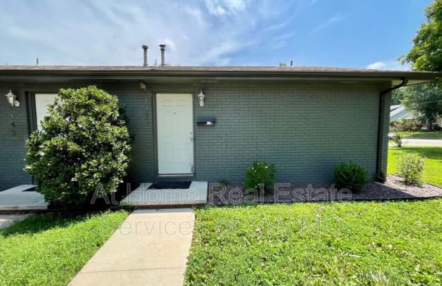 1343 E Elm photos photos