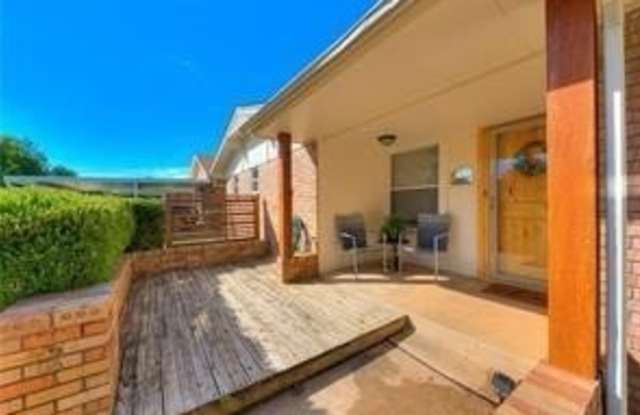 218 Tanglewood Drive Gallery 4