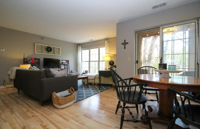 6020 Chasewood Parkway - 1, Unit #001 - 6020 Chasewood Parkway, Minnetonka, MN 55343