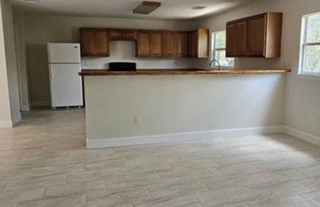 2013 SE Dock Street, West Palm Beach, FL 33401 - 7565 photos photos