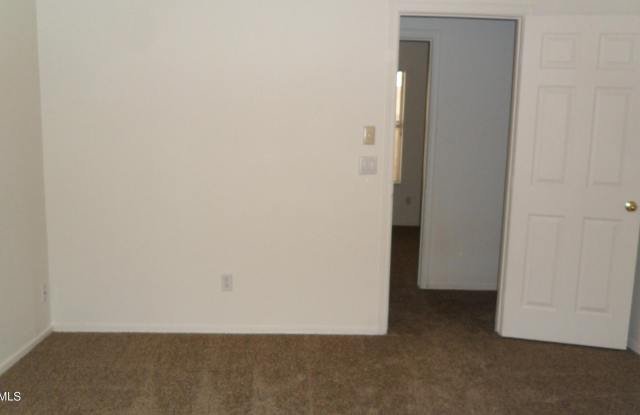 8932 W FARGO Drive Gallery 4