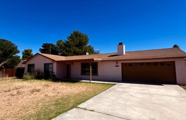 3 BEDROOM HOME IN APPLE VALLEY Gallery 1