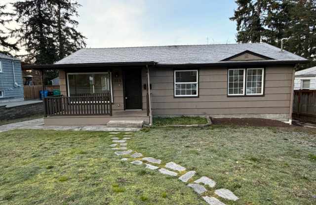Beautifully Updated Ridgecrest 4-Bedroom Home 1/2 Month Rent Concession!!! photos photos