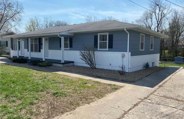 704 East Culton Street - 704 East Culton Street, Warrensburg, MO 64093