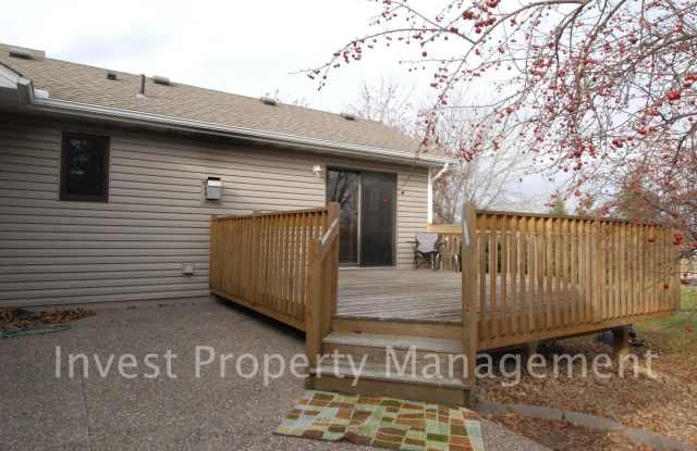 Spacious 3 bed/2.5 bath home nestled in beautiful Rogers, MN photos photos