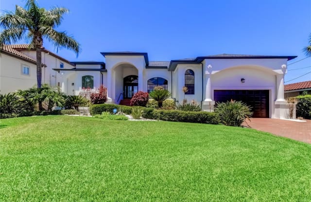 112 LEEWARD ISLAND - 112 Leeward Island, Clearwater, FL 33767 112 LEEWARD ISLAND - 112 Leeward Island, Clearwater, FL 33767