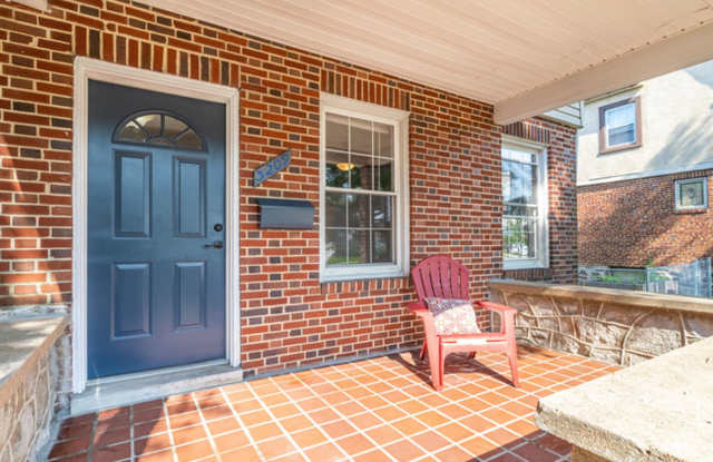 Charming 3BD/1.5BA Townhome in Moravia, MD! Gallery 3