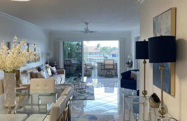 1198 Hillsboro Mile Gallery 4