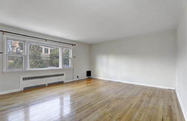 40 HAUXHURST AVE Gallery 3