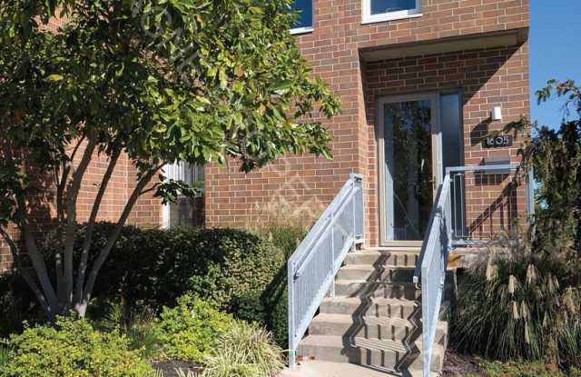 Spacious 3-Story Corner Townhome in Westside North Gallery 1