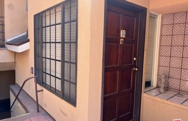 5820 YOLANDA AVE - 5820 Yolanda Avenue, Los Angeles, CA 91356