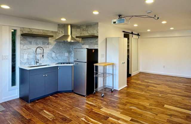 2591 Magnolia Blvd W photos photos