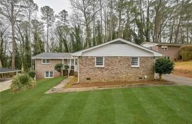 2891 White Oak Drive - 2891 White Oak Drive, Belvedere Park, GA 30032