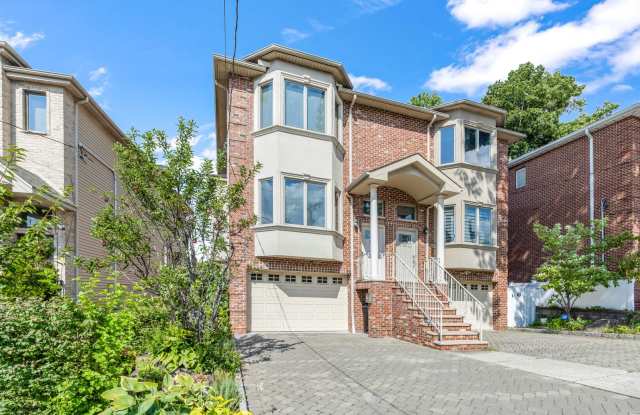 Renovated 3-level townhouse in Cliffside Park (Left side) Gallery 1
