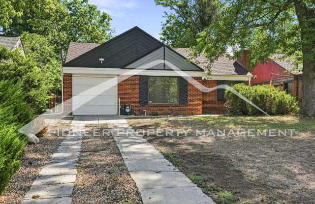 Spacious Home with Fenced Yard and Washer/Dryer photos photos Spacious Home with Fenced Yard and Washer/Dryer photos photos