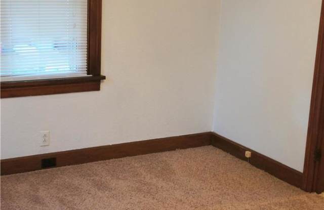 1621 SCHOBERT Drive Gallery 2