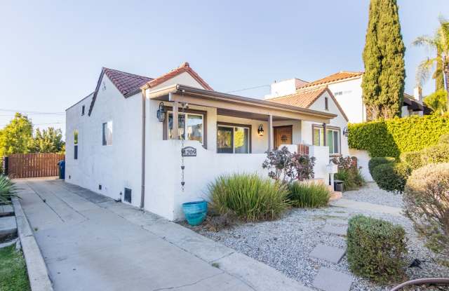 1209 S. Longwood Ave photos photos