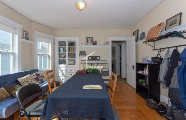 Brighton 3 Bedroom Available 9/1 photos photos