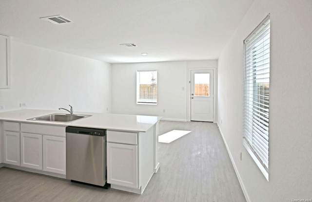 11806 BLUEBELL RDG Gallery 4