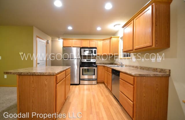1113 Flagstone LN - 1113 Flagstone Ln, Pleasant Hill, IA 50327