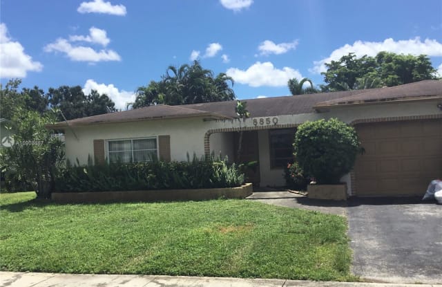 8850 NW 5th St - 8850 NW 5th St, Pembroke Pines, FL 33024