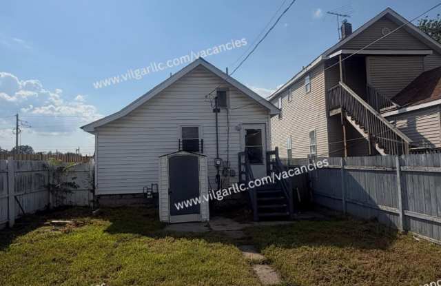 For Rent - 2 Bedrooms, 1 Bathroom Home Gallery 3