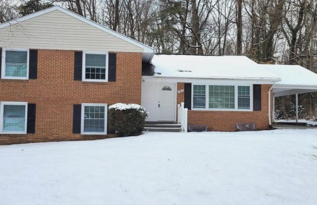 5220 HOLDEN ST - 5220 Holden Street, Kings Park West, VA 22032