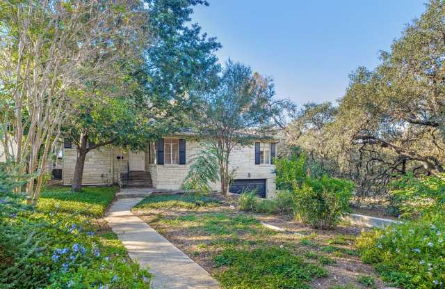 3-BEDROOM HOME IN FANTASTIC ALAMO HEIGHTS LOCATION - 416 Lamont Avenue, Alamo Heights, TX 78209
