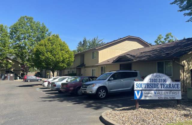 1 Bedroom 1 Bath Apartment - Second Floor! photos photos