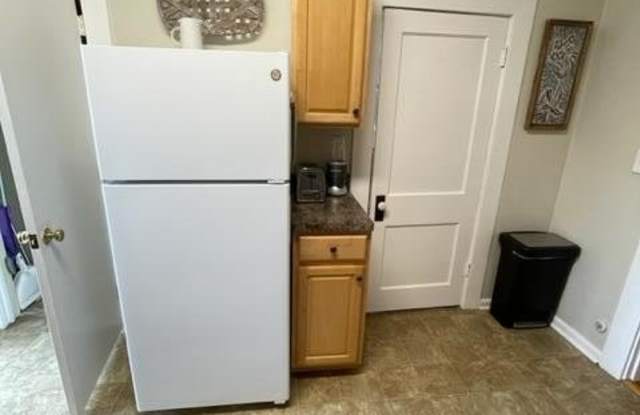 123 N Keats Ave unit: B Gallery 4