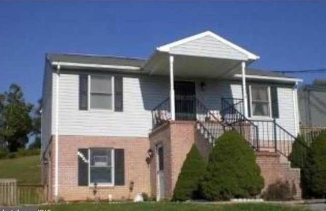 7991 WILLIAMSPORT PIKE photos photos