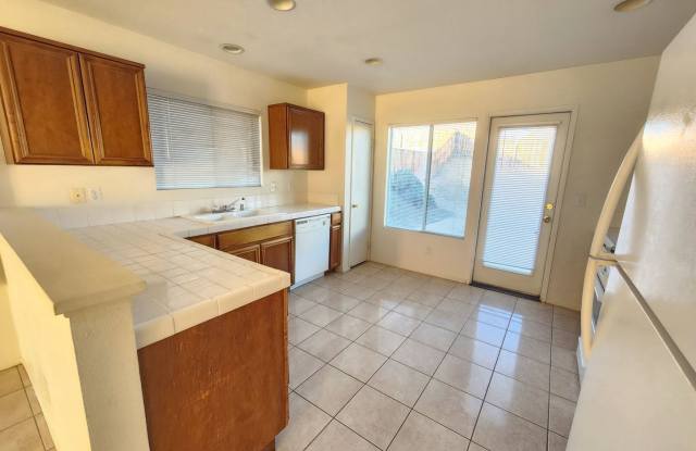 4 Bedroom 2 Bath Home in Desert Vista Community Gallery 4