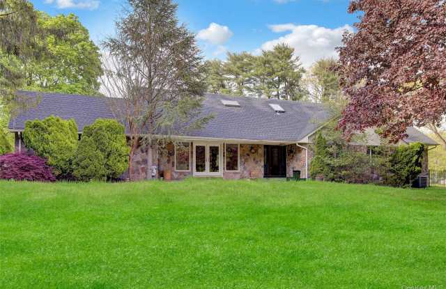 1719 Cedar Swamp Road Gallery 2
