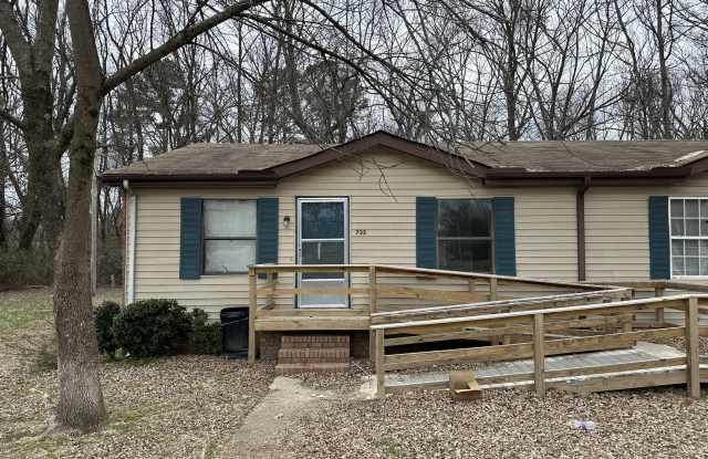 733 Madison Avenue - 1 photos photos