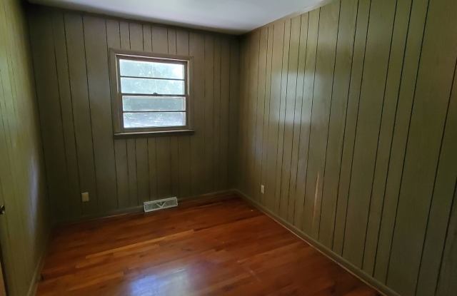 3 Bedroom House Located in High Point Gallery 4