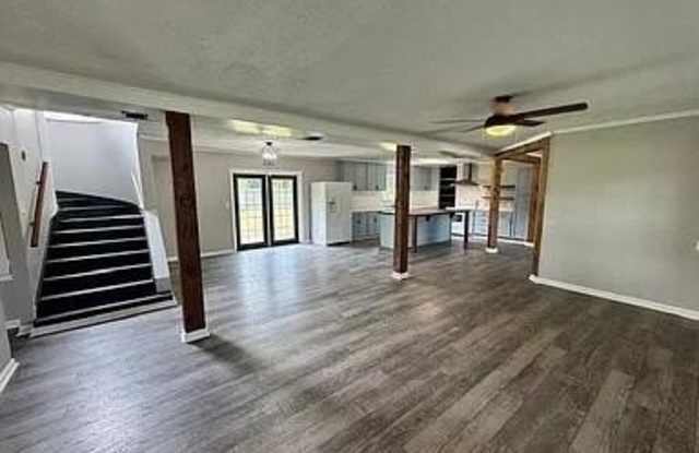 203 N Lake Drive Gallery 3