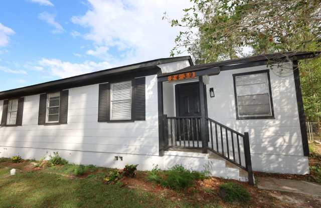 2439 University Dr (HVP) - 2439 University Drive, Valdosta, GA 31602