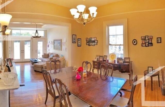 Charming 4 bedroom-No Broker Fee photos photos
