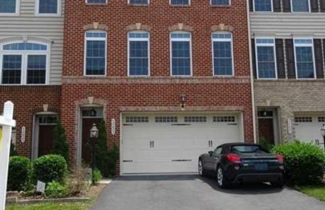 42623 OFFENHAM TERRACE - 42623 Offenham Terrace, South Riding, VA 20152