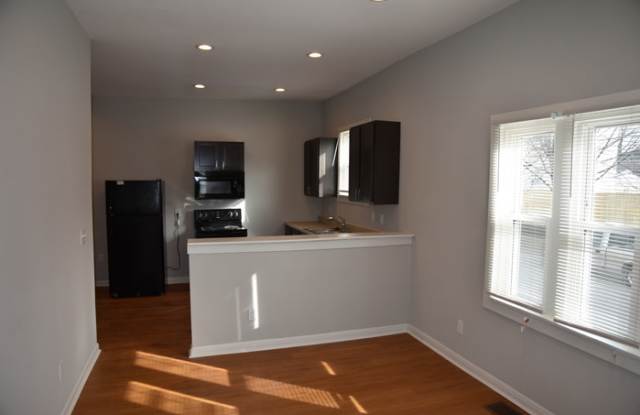 352 East Hinman Avenue Gallery 4