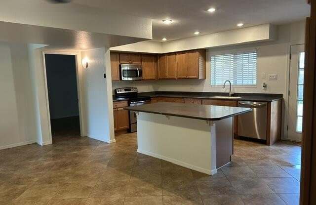 2120 E VILLA Court Gallery 1