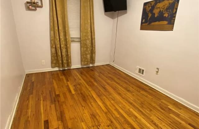 870 E 216 Street 870 Gallery 4