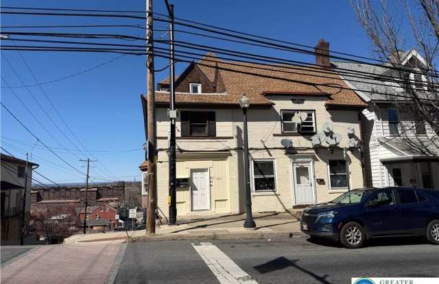 1201 E 4th Street unit: 4 photos photos