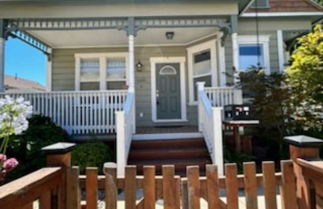 SHOWING FRI 6/26 & SAT 6/27 12:30-1:30PM!! 1 Bedroom 1 bath Cottage style Duplex photos photos