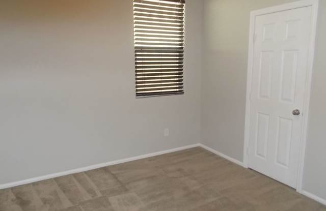 Spacious & Stylish Home with Main-Floor Guest Suite and Gourmet Kitchen Gallery 3