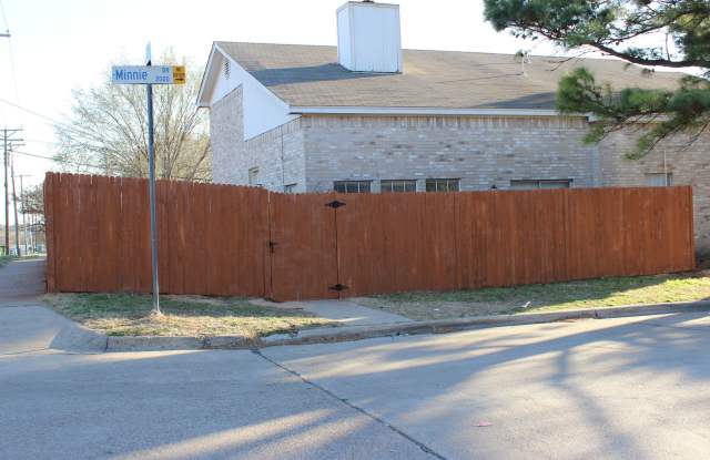 Spacious Arlington Duplex - 2 bed, 2 bath, 2 living areas, covered parking! - 2000 Minnie Drive, Arlington, TX 76012