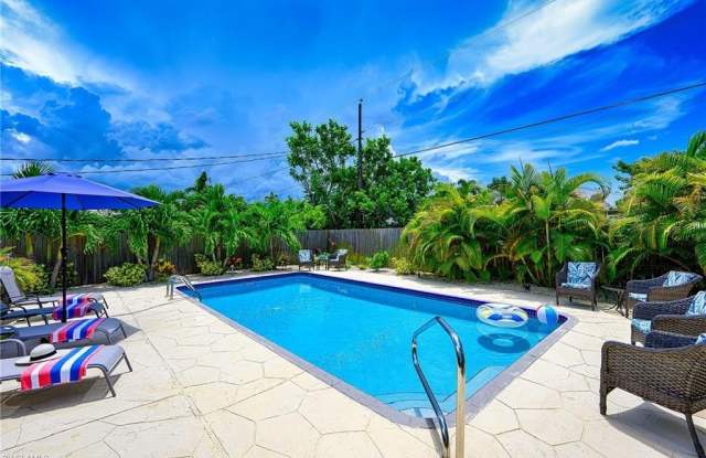 672 100th Ave photos photos